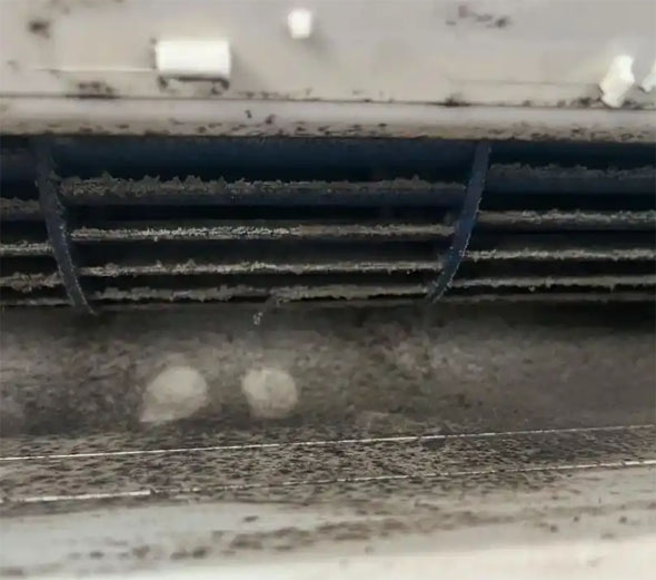 岚县空调吹的风有股烧焦味是怎么回事